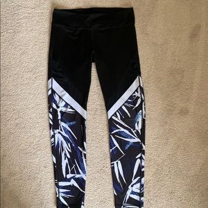 ⭐️Fabletics Salar Powerhold Leggings⭐️